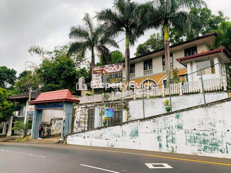 diyathilaka madya maha vidyalaya hanguranketha Image